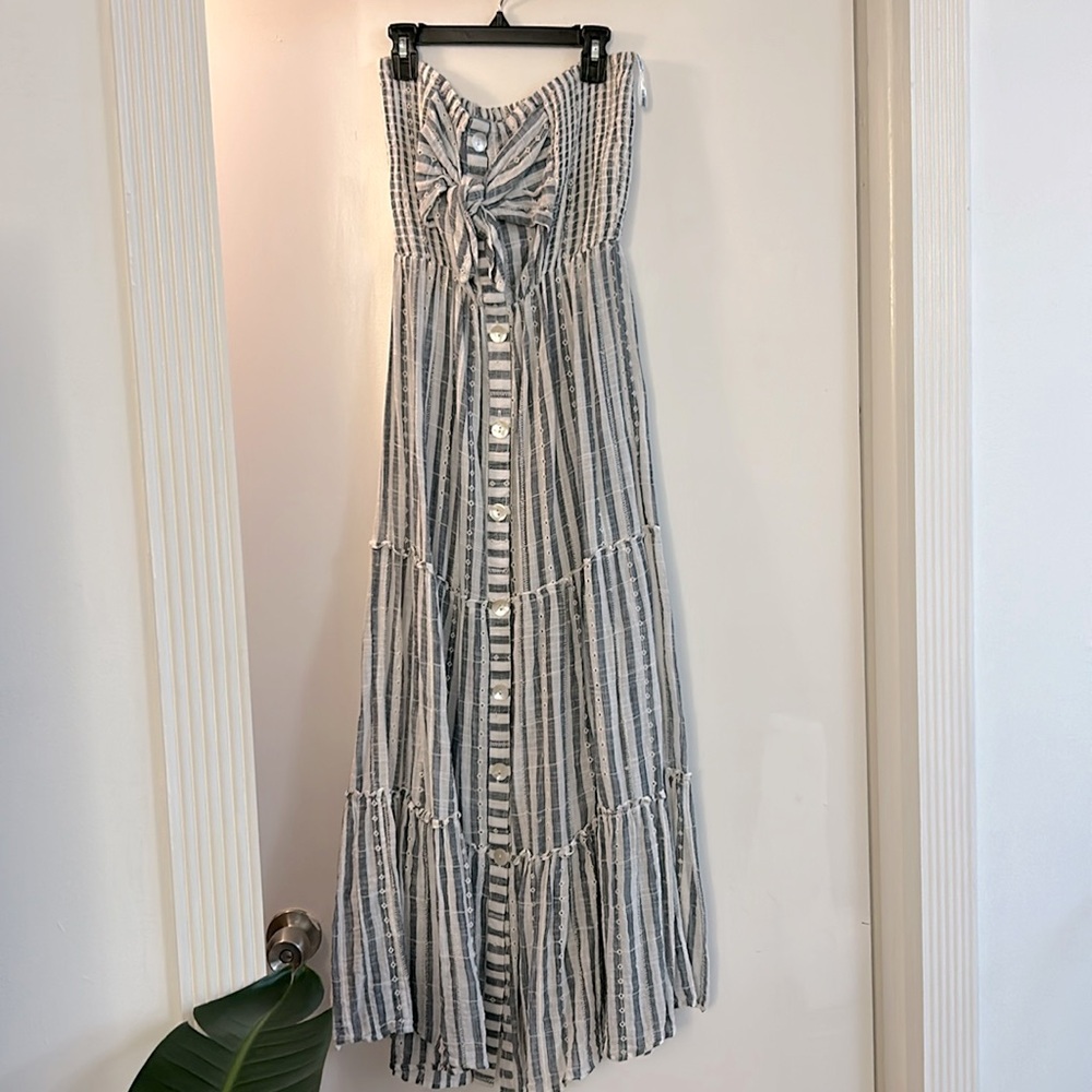 Blue island strapless dress. Size medium.